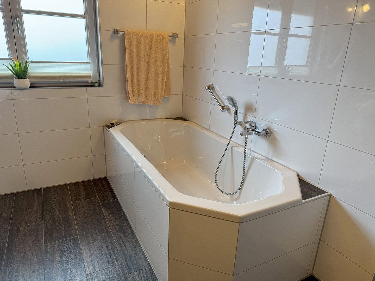 Pronájem domu 148 m², pozemek 338 m², Gartenstraße 2a, Dietramszell, Bavorsko Pronájem domu 148 m², pozemek 338 m², Gartenstraße 2a, Dietramszell, Bavorsko