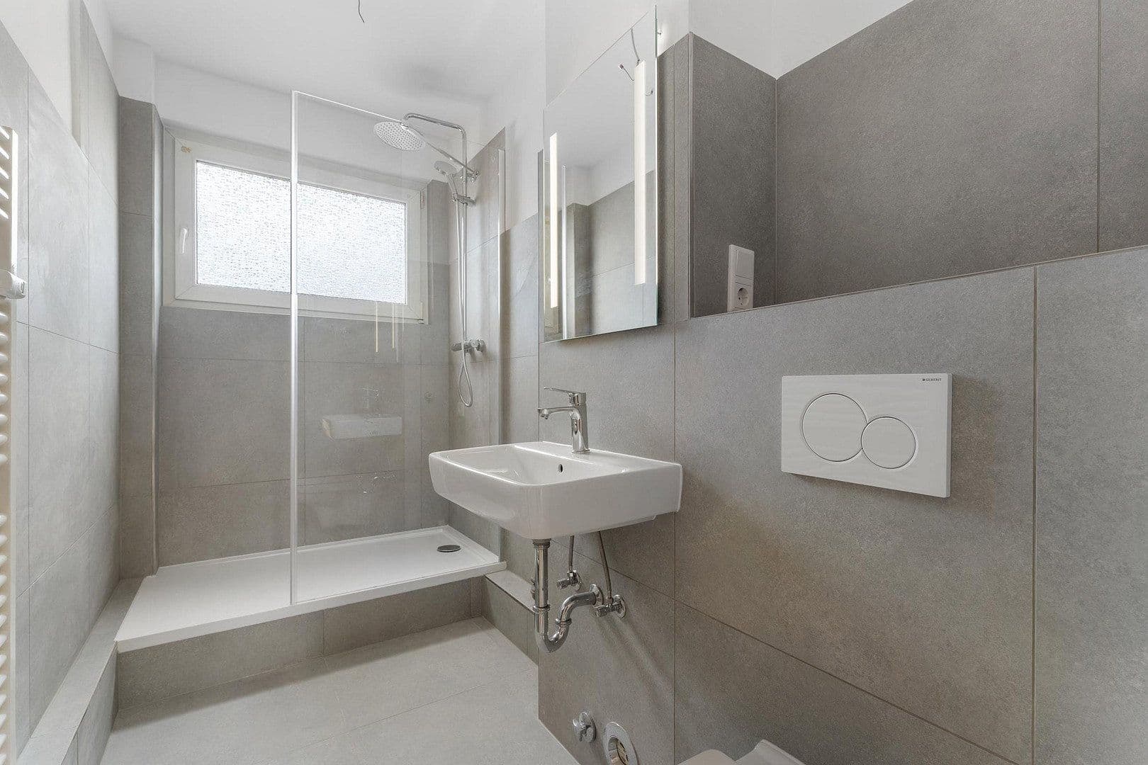 Prodej bytu 3+1 73 m², Kölner Straße 13, Bremen, Bremen Prodej bytu 3+1 73 m², Kölner Straße 13, Bremen, Bremen