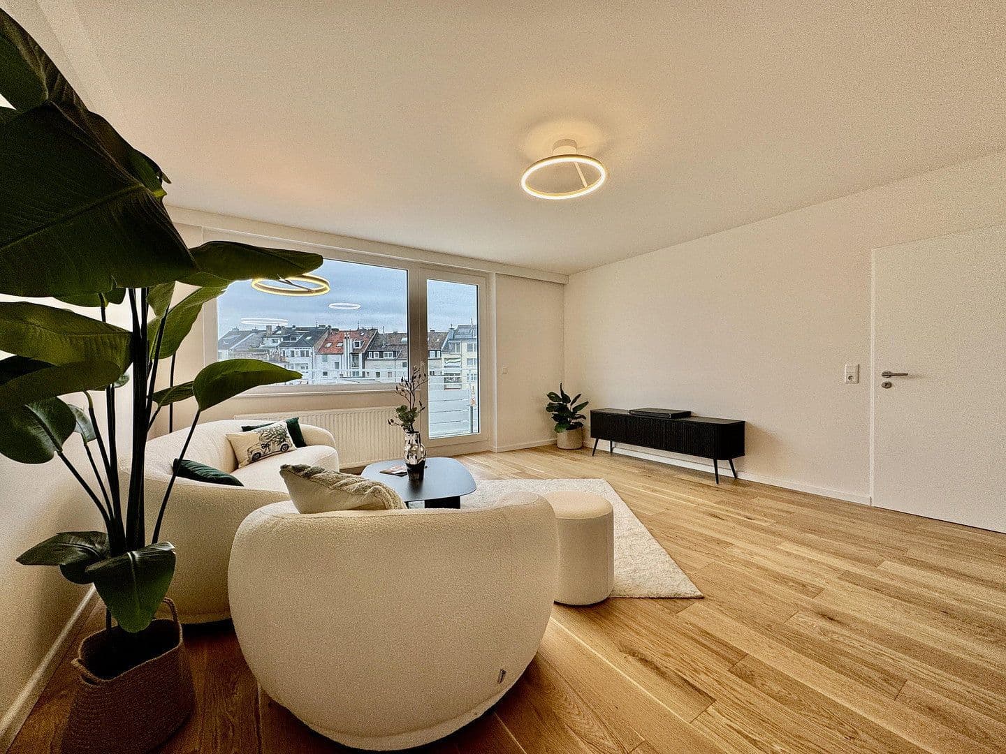 Prodej bytu 2+1 60 m², Kölner Str. 44, Düsseldorf, Severní Porýní-Vestfálsko Prodej bytu 2+1 60 m², Kölner Str. 44, Düsseldorf, Severní Porýní-Vestfálsko