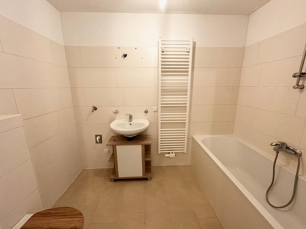 Pronájem bytu 2+1 55 m², Strasshof an der Nordbahn, Dolní Rakousko Pronájem bytu 2+1 55 m², Strasshof an der Nordbahn, Dolní Rakousko