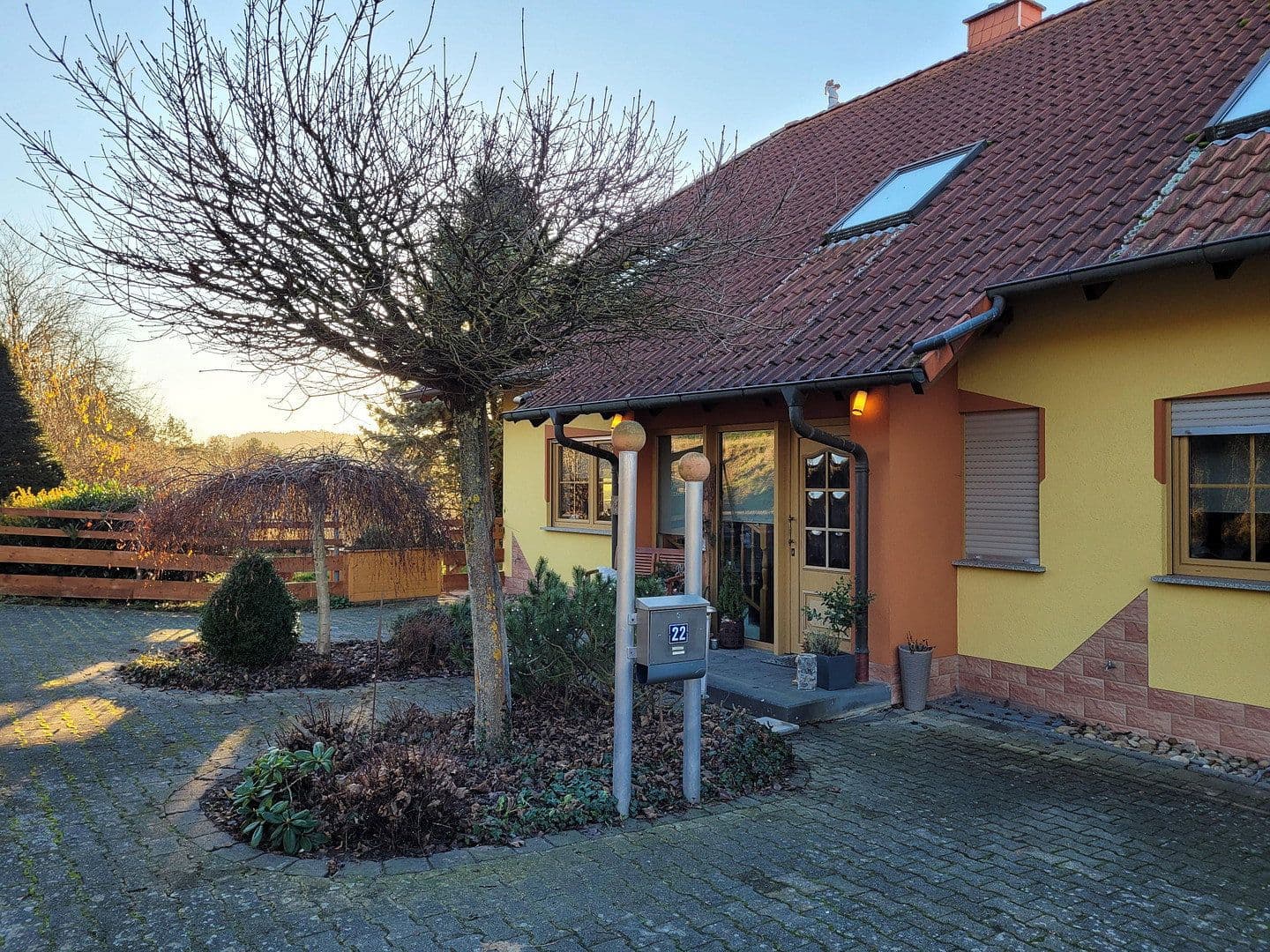 Prodej domu 170 m², pozemek 1.400 m², Burghaun, Hessen Prodej domu 170 m², pozemek 1.400 m², Burghaun, Hessen