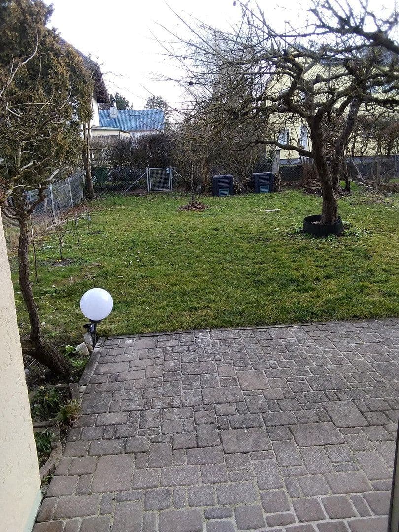 Pronájem domu 94 m², pozemek 356 m², Ulm, Bádensko-Württembersko Pronájem domu 94 m², pozemek 356 m², Ulm, Bádensko-Württembersko