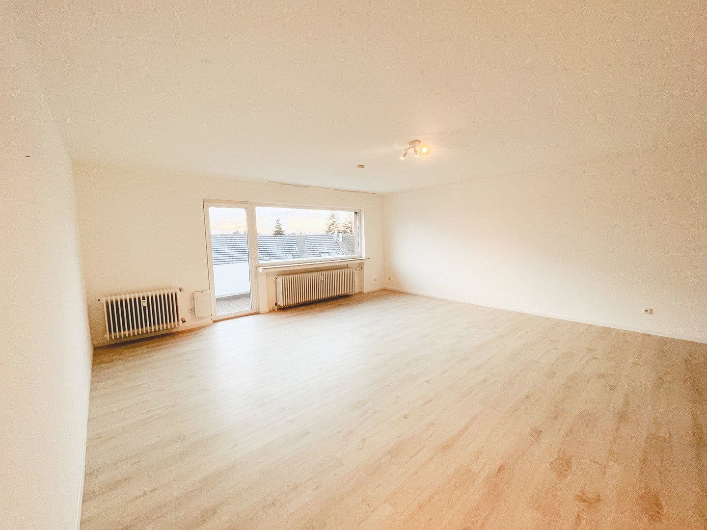 Prodej bytu 2+1 70 m², Köln, Severní Porýní-Vestfálsko Prodej bytu 2+1 70 m², Köln, Severní Porýní-Vestfálsko