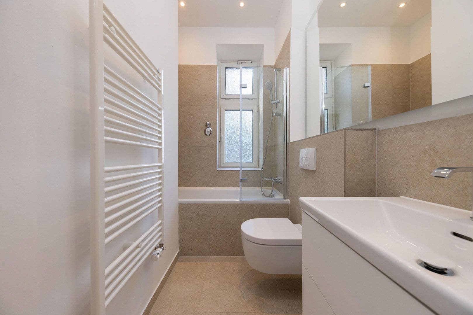 Prodej bytu 5+1 131 m², Unter den Eichen 55, Berlin, Berlín Prodej bytu 5+1 131 m², Unter den Eichen 55, Berlin, Berlín