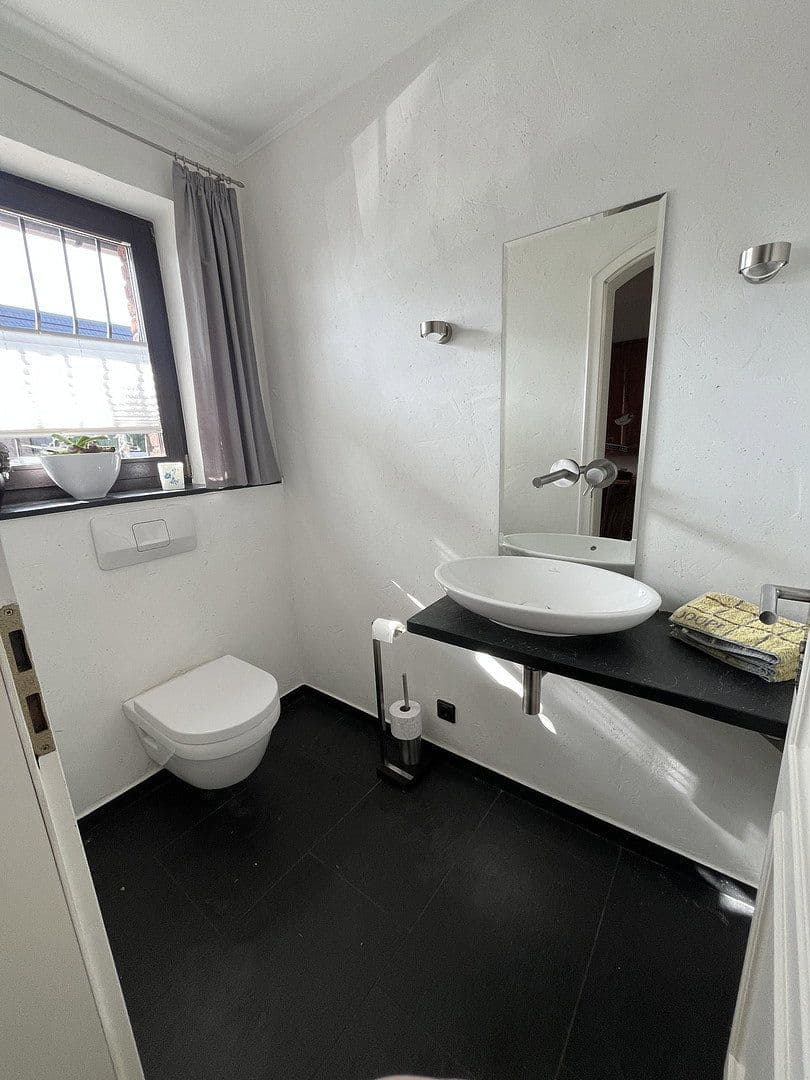 Prodej domu 167 m², pozemek 700 m², Duisburg, Severní Porýní-Vestfálsko Prodej domu 167 m², pozemek 700 m², Duisburg, Severní Porýní-Vestfálsko