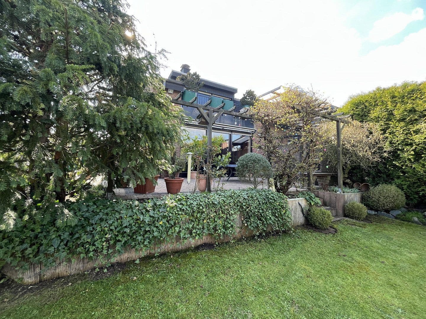 Prodej domu 167 m², pozemek 700 m², Duisburg, Severní Porýní-Vestfálsko Prodej domu 167 m², pozemek 700 m², Duisburg, Severní Porýní-Vestfálsko