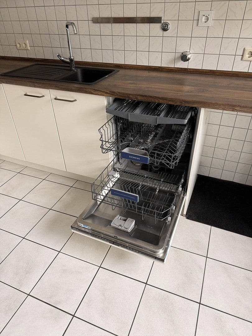 Pronájem bytu 3+1 89 m², Schützenstraße 6, Koblenz, Porýní-Falc Pronájem bytu 3+1 89 m², Schützenstraße 6, Koblenz, Porýní-Falc