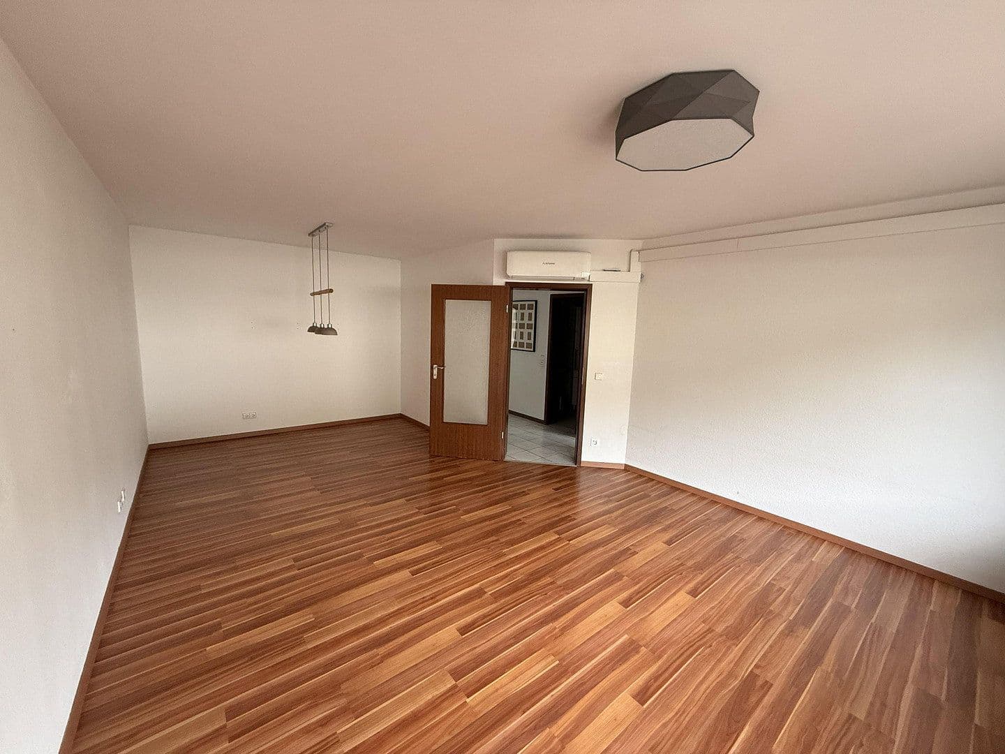 Pronájem bytu 3+1 89 m², Schützenstraße 6, Koblenz, Porýní-Falc Pronájem bytu 3+1 89 m², Schützenstraße 6, Koblenz, Porýní-Falc
