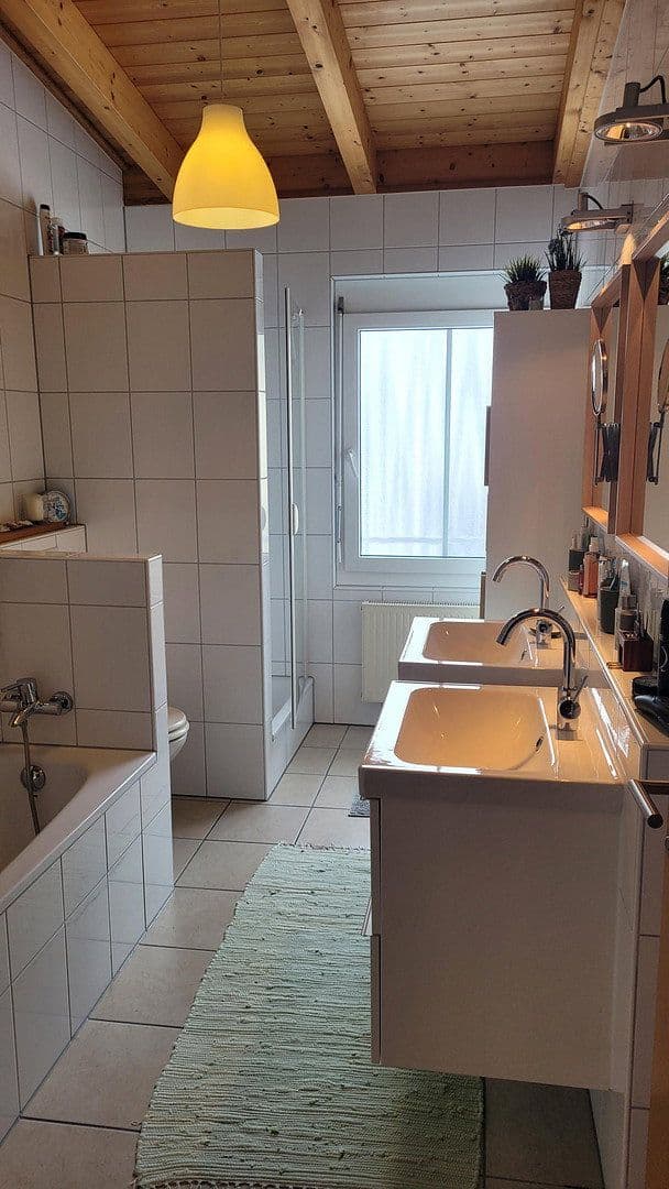 Prodej domu 120 m², pozemek 135 m², Erlangen, Bavorsko Prodej domu 120 m², pozemek 135 m², Erlangen, Bavorsko