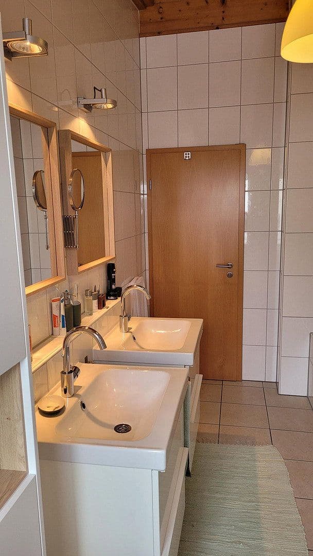 Prodej domu 120 m², pozemek 135 m², Erlangen, Bavorsko Prodej domu 120 m², pozemek 135 m², Erlangen, Bavorsko