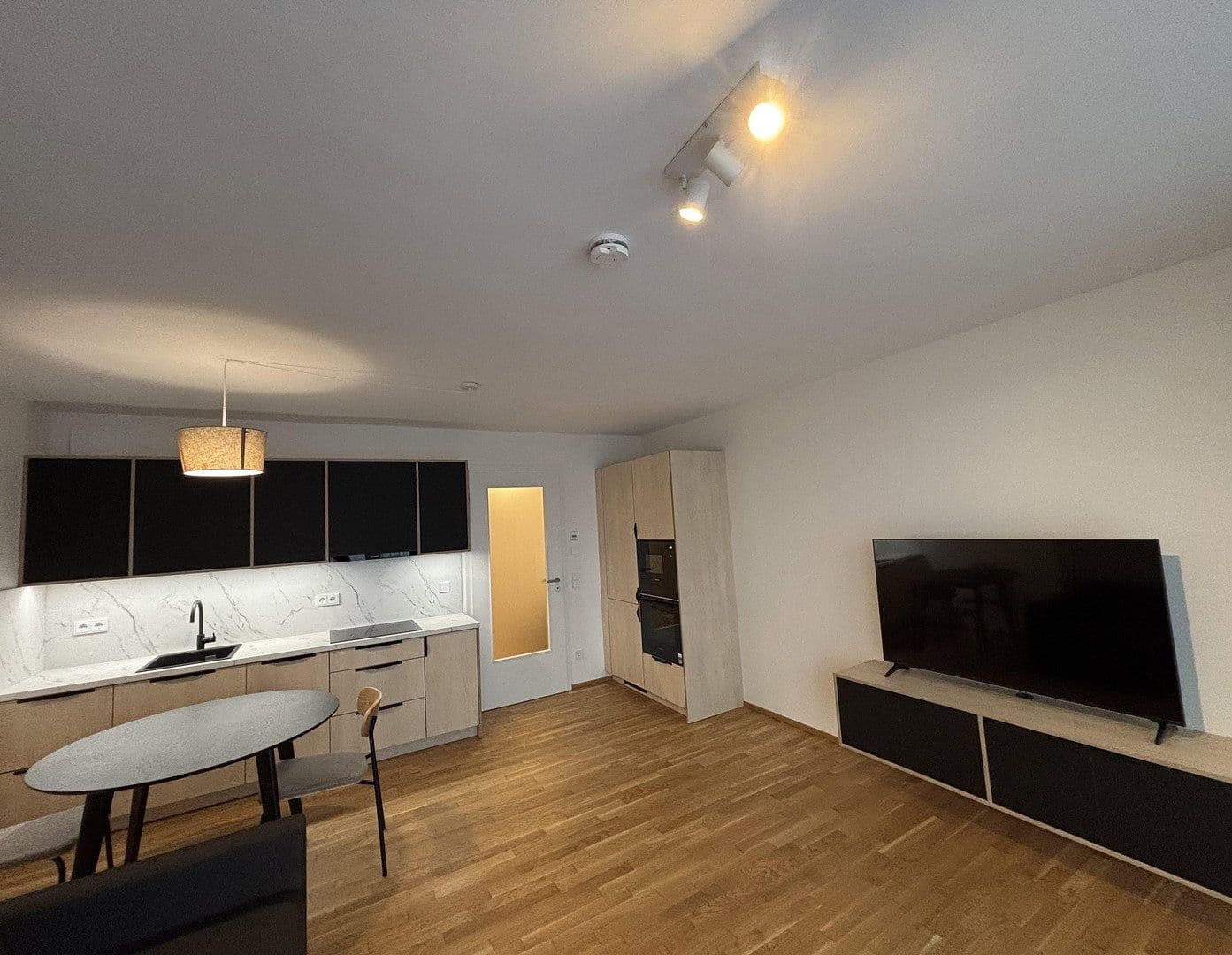 Pronájem bytu 1+1 40 m², Leipziger Straße 35A, Dresden, Sasko Pronájem bytu 1+1 40 m², Leipziger Straße 35A, Dresden, Sasko