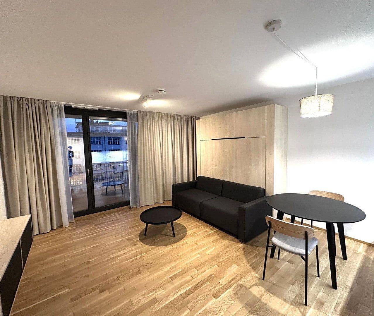 Pronájem bytu 1+1 40 m², Leipziger Straße 35A, Dresden, Sasko Pronájem bytu 1+1 40 m², Leipziger Straße 35A, Dresden, Sasko