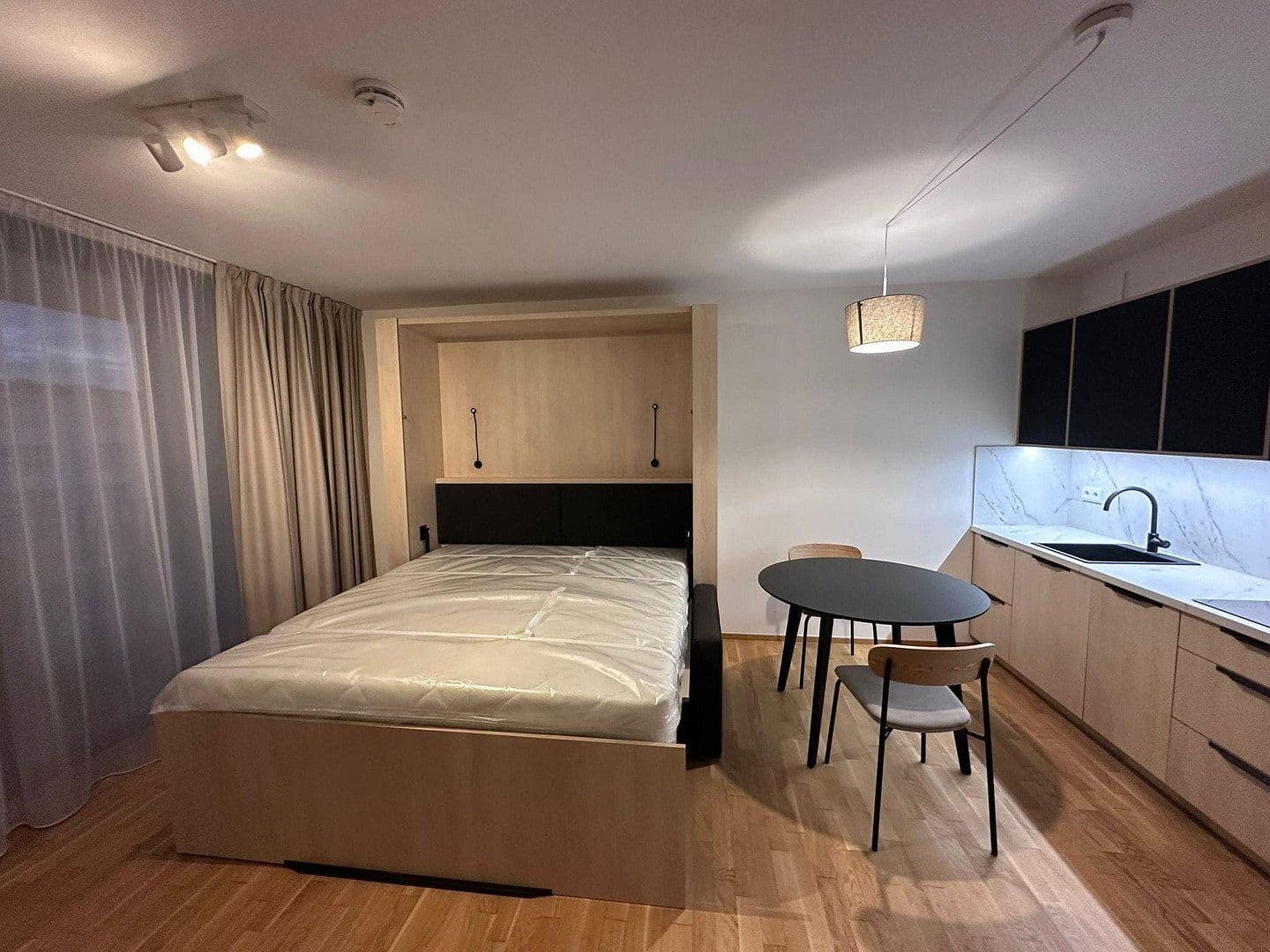 Pronájem bytu 1+1 40 m², Leipziger Straße 35A, Dresden, Sasko Pronájem bytu 1+1 40 m², Leipziger Straße 35A, Dresden, Sasko