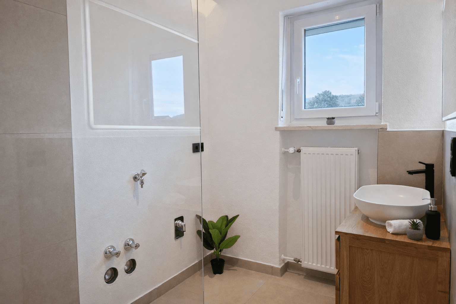 Prodej bytu 3+1 84 m², Tegernheim, Bavorsko Prodej bytu 3+1 84 m², Tegernheim, Bavorsko