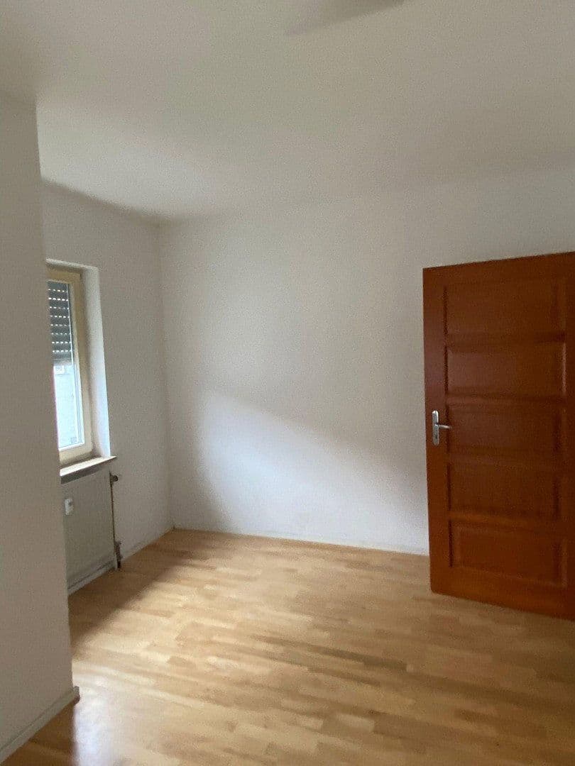 Prodej bytu 4+1 110 m², Holzelfingerstraße 13, Lichtenstein, Bádensko-Württembersko Prodej bytu 4+1 110 m², Holzelfingerstraße 13, Lichtenstein, Bádensko-Württembersko