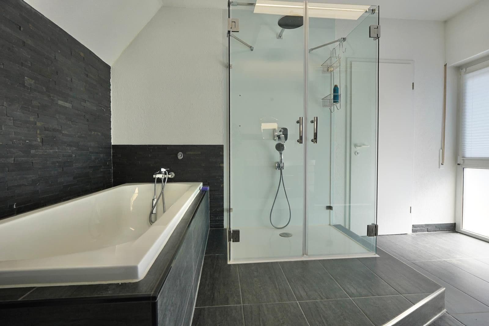 Pronájem domu 128 m², pozemek 516 m², Raunheim, Hessen Pronájem domu 128 m², pozemek 516 m², Raunheim, Hessen