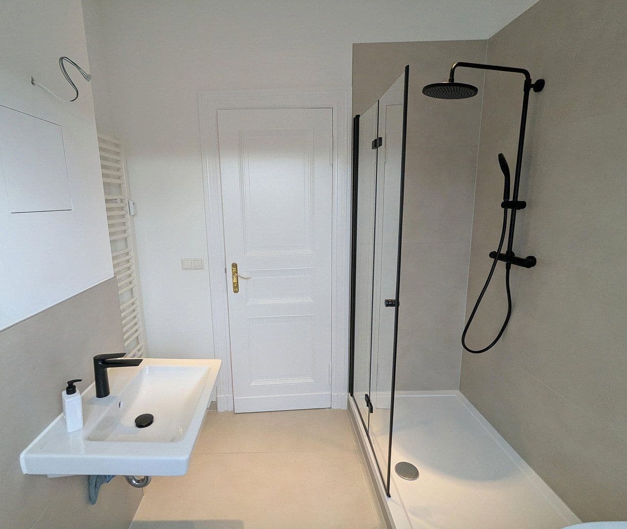 Prodej bytu 4+1 124 m², Liselotte-Hermann-Str. 5, Berlin, Berlín Prodej bytu 4+1 124 m², Liselotte-Hermann-Str. 5, Berlin, Berlín