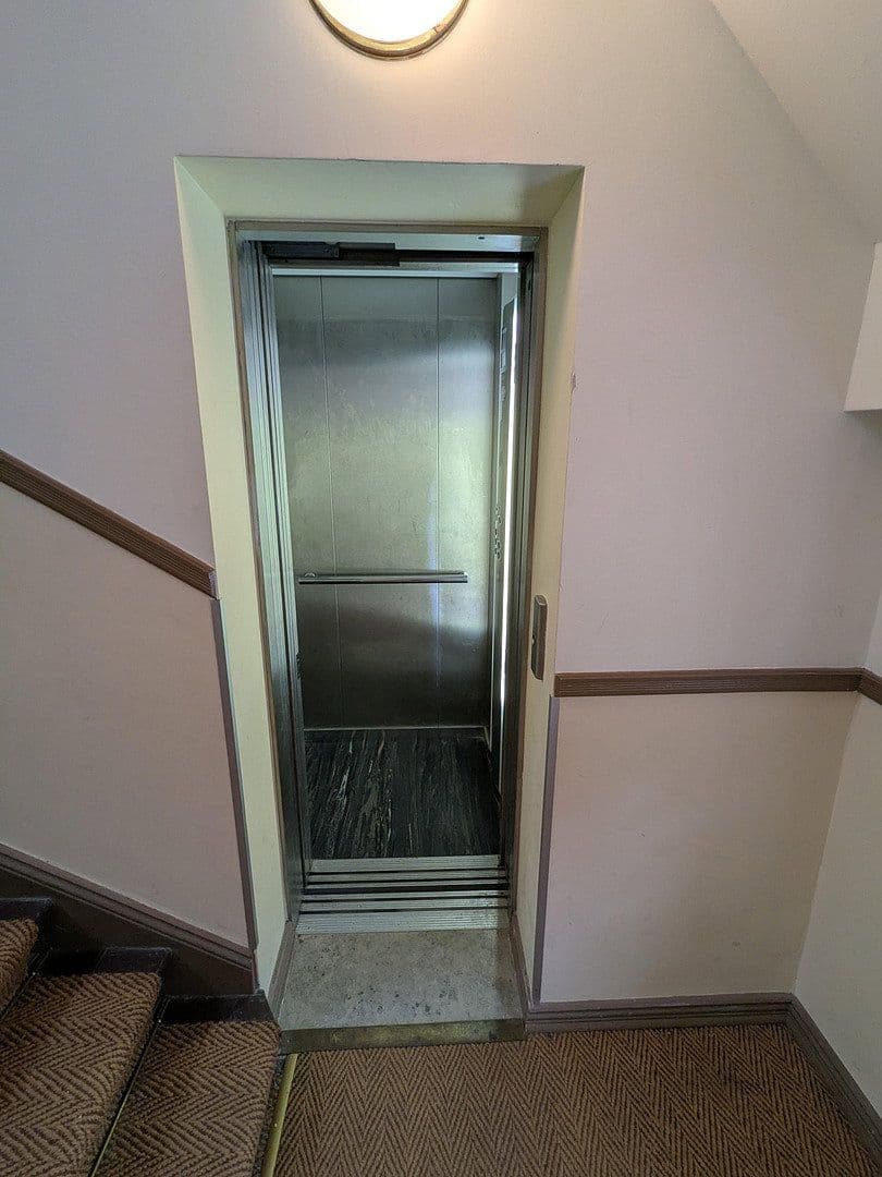 Prodej bytu 4+1 124 m², Liselotte-Hermann-Str. 5, Berlin, Berlín Prodej bytu 4+1 124 m², Liselotte-Hermann-Str. 5, Berlin, Berlín