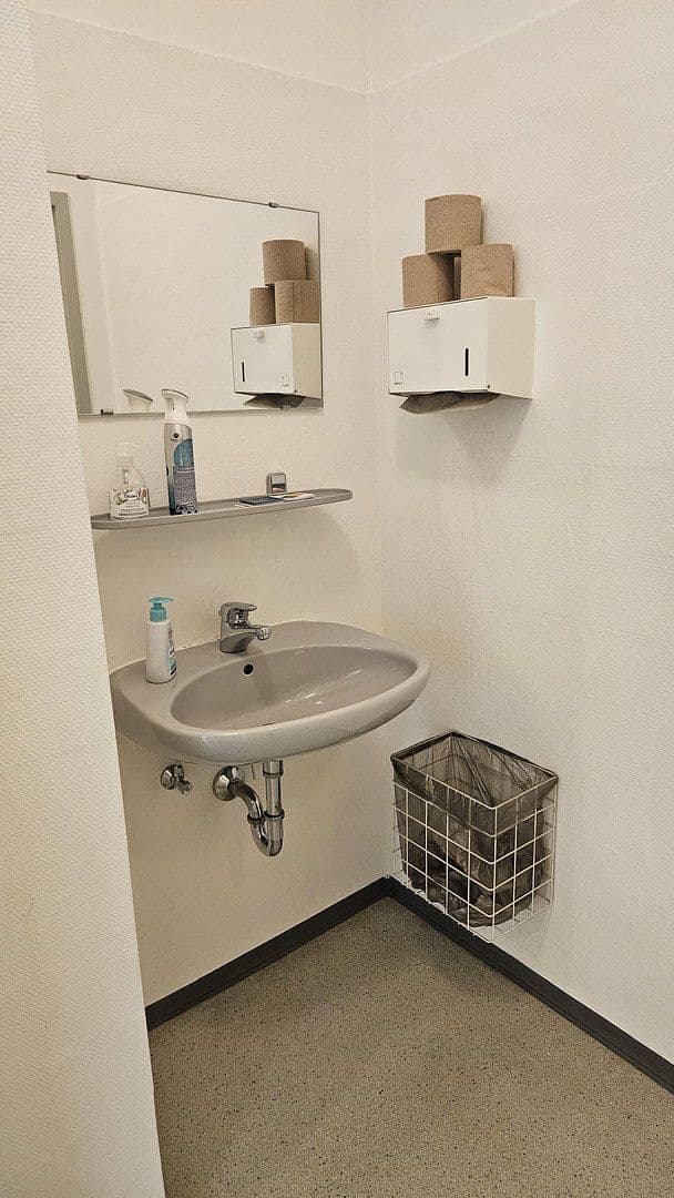 Pronájem kanceláře 137 m², Sepp-Straßberger-Str. 18, Kolbermoor, Bavorsko Pronájem kanceláře 137 m², Sepp-Straßberger-Str. 18, Kolbermoor, Bavorsko