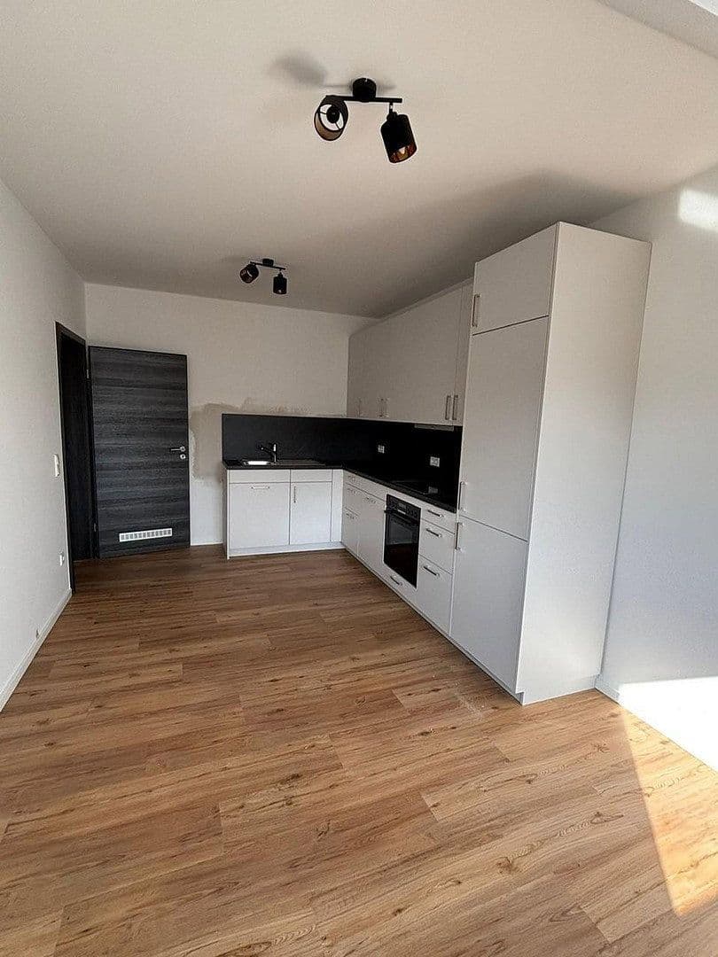 Pronájem bytu 3+1 77 m², Wiesbaden, Hessen Pronájem bytu 3+1 77 m², Wiesbaden, Hessen