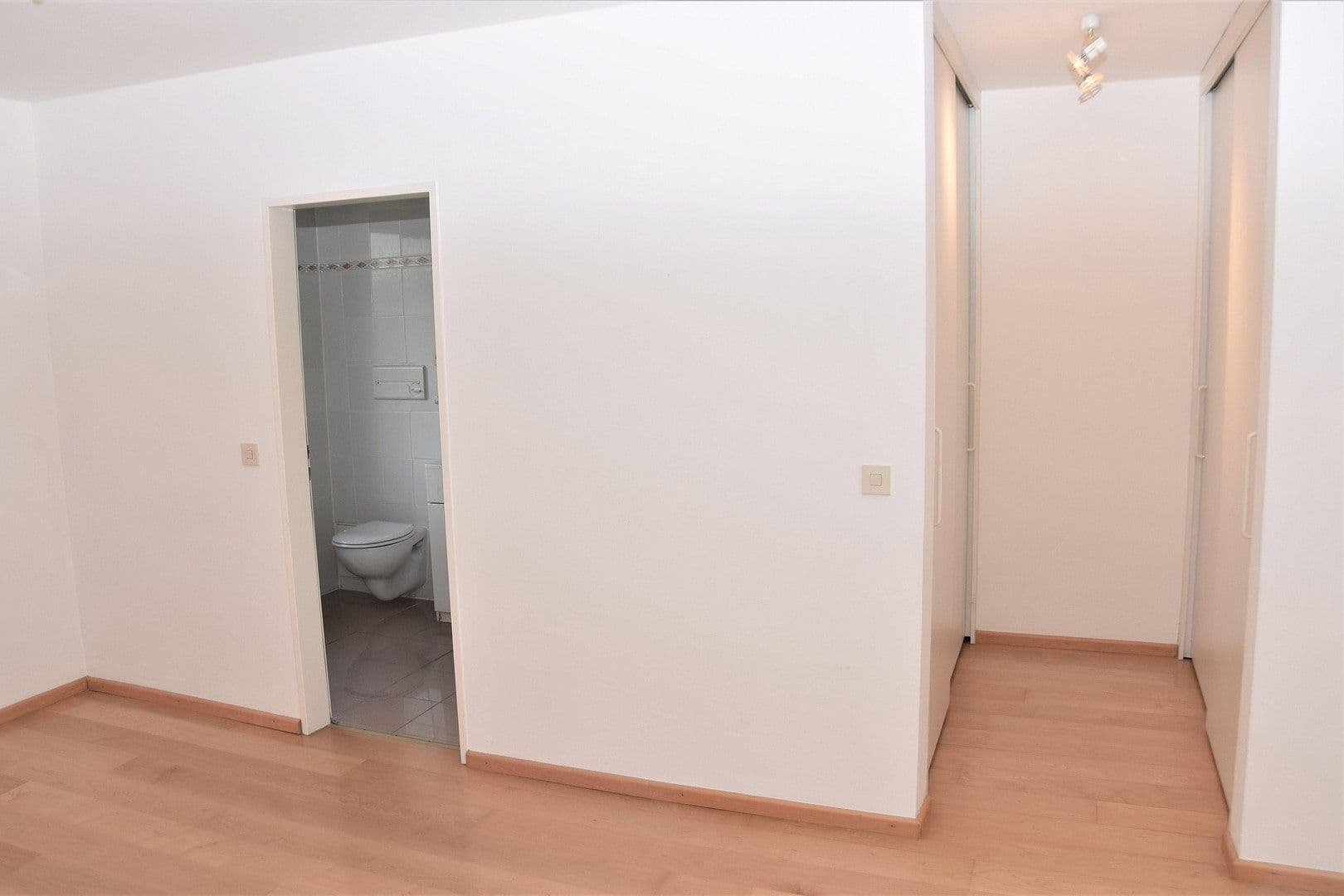 Pronájem bytu 3+1 117 m², Bemediktenwandstraße 5, München, Bavorsko Pronájem bytu 3+1 117 m², Bemediktenwandstraße 5, München, Bavorsko
