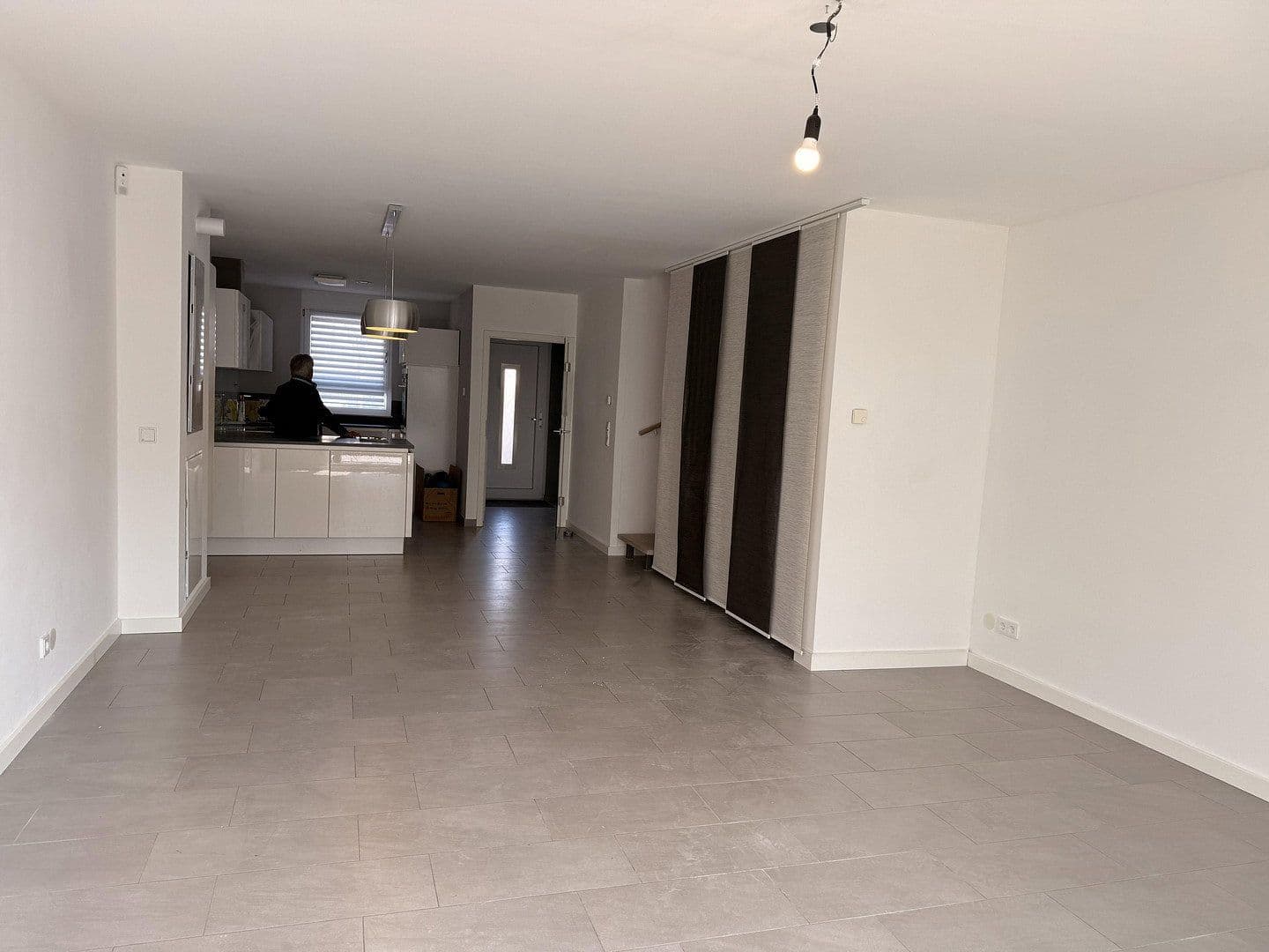 Prodej domu 142 m², pozemek 179 m², Alleestraße 85, Flörsheim, Hessen Prodej domu 142 m², pozemek 179 m², Alleestraße 85, Flörsheim, Hessen