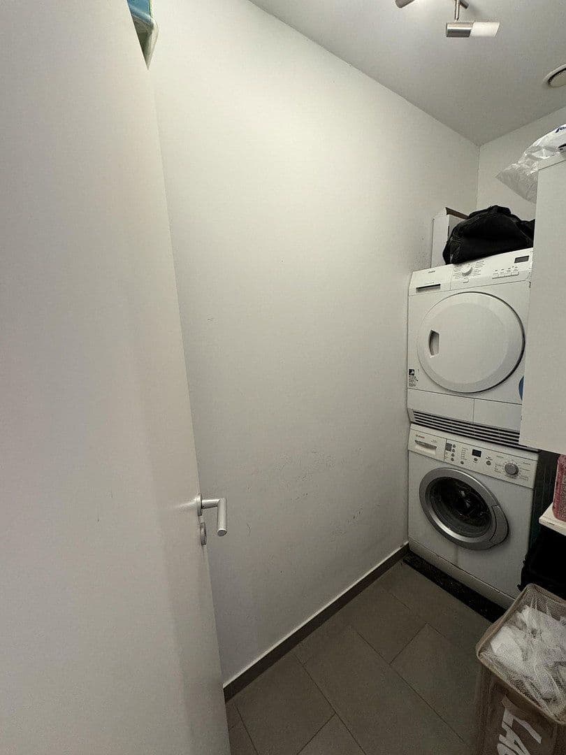 Prodej domu 142 m², pozemek 179 m², Alleestraße 85, Flörsheim, Hessen Prodej domu 142 m², pozemek 179 m², Alleestraße 85, Flörsheim, Hessen