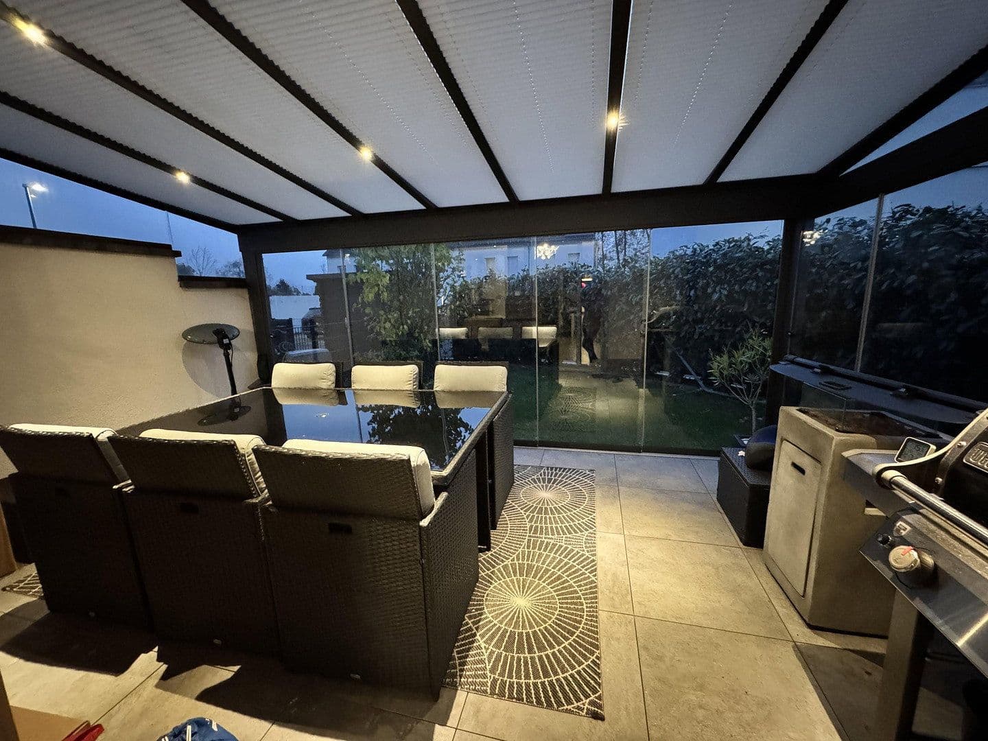 Prodej domu 142 m², pozemek 179 m², Alleestraße 85, Flörsheim, Hessen Prodej domu 142 m², pozemek 179 m², Alleestraße 85, Flörsheim, Hessen