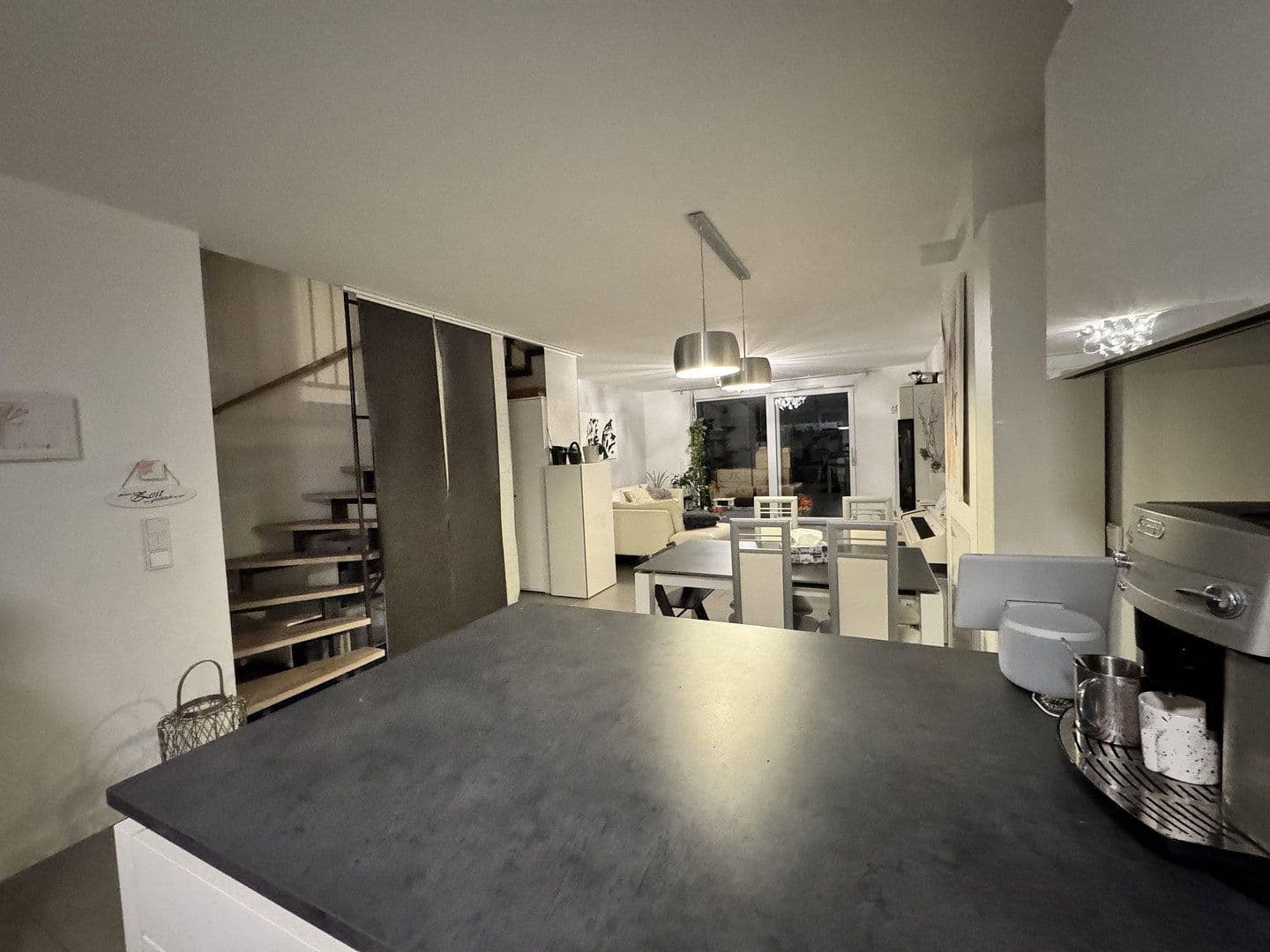 Prodej domu 142 m², pozemek 179 m², Alleestraße 85, Flörsheim, Hessen Prodej domu 142 m², pozemek 179 m², Alleestraße 85, Flörsheim, Hessen