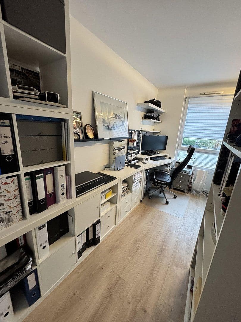 Prodej domu 142 m², pozemek 179 m², Alleestraße 85, Flörsheim, Hessen Prodej domu 142 m², pozemek 179 m², Alleestraße 85, Flörsheim, Hessen