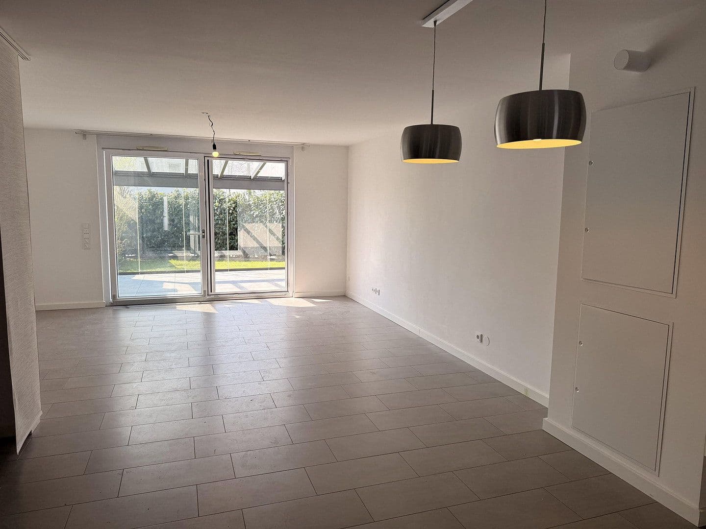 Prodej domu 142 m², pozemek 179 m², Alleestraße 85, Flörsheim, Hessen Prodej domu 142 m², pozemek 179 m², Alleestraße 85, Flörsheim, Hessen