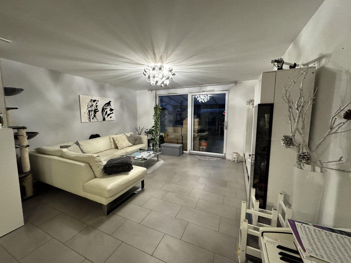 Prodej domu 142 m², pozemek 179 m², Alleestraße 85, Flörsheim, Hessen Prodej domu 142 m², pozemek 179 m², Alleestraße 85, Flörsheim, Hessen