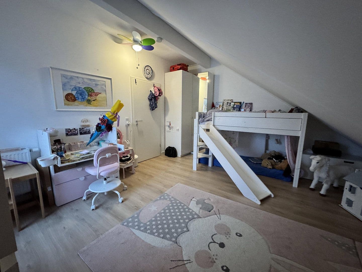 Prodej domu 142 m², pozemek 179 m², Alleestraße 85, Flörsheim, Hessen Prodej domu 142 m², pozemek 179 m², Alleestraße 85, Flörsheim, Hessen