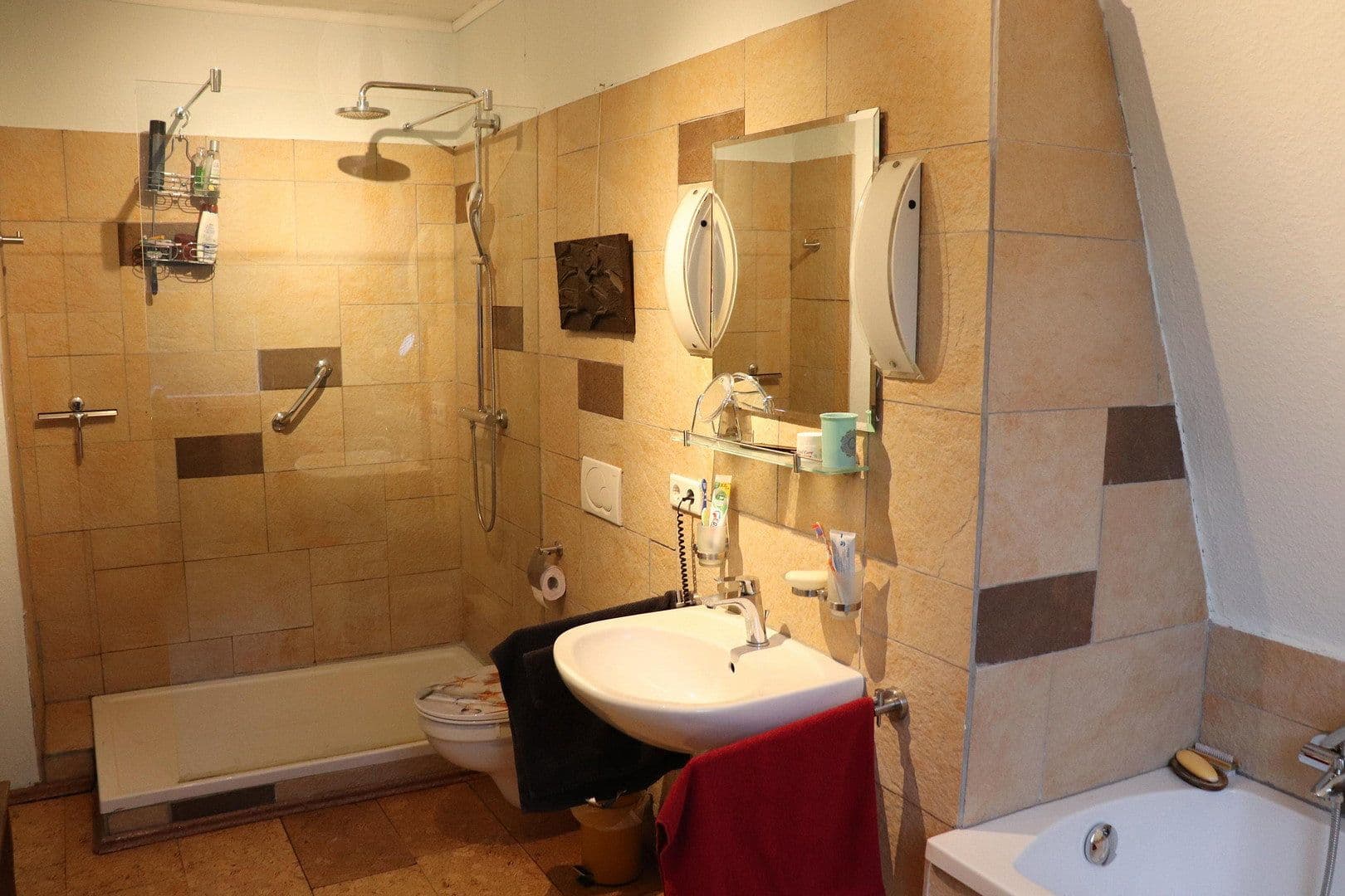 Prodej domu 140 m², pozemek 310 m², Lambrecht, Porýní-Falc Prodej domu 140 m², pozemek 310 m², Lambrecht, Porýní-Falc