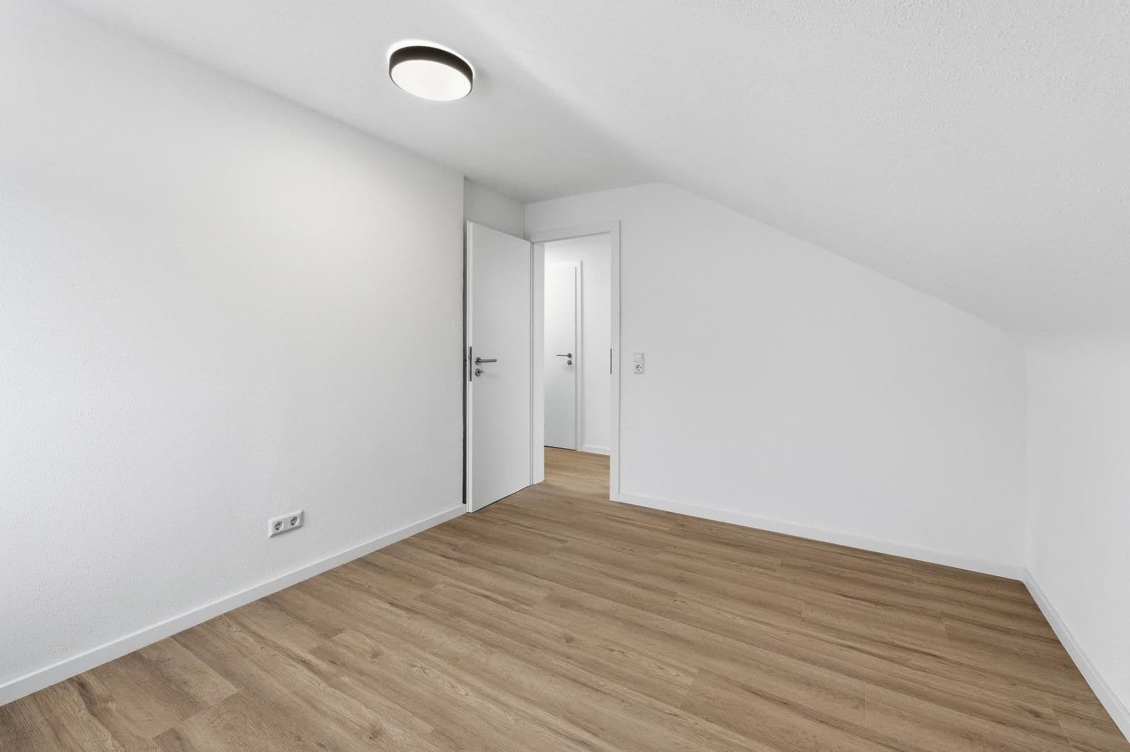 Prodej bytu 2+1 34 m², Nordbahnhofstraße, Stuttgart, Bádensko-Württembersko Prodej bytu 2+1 34 m², Nordbahnhofstraße, Stuttgart, Bádensko-Württembersko