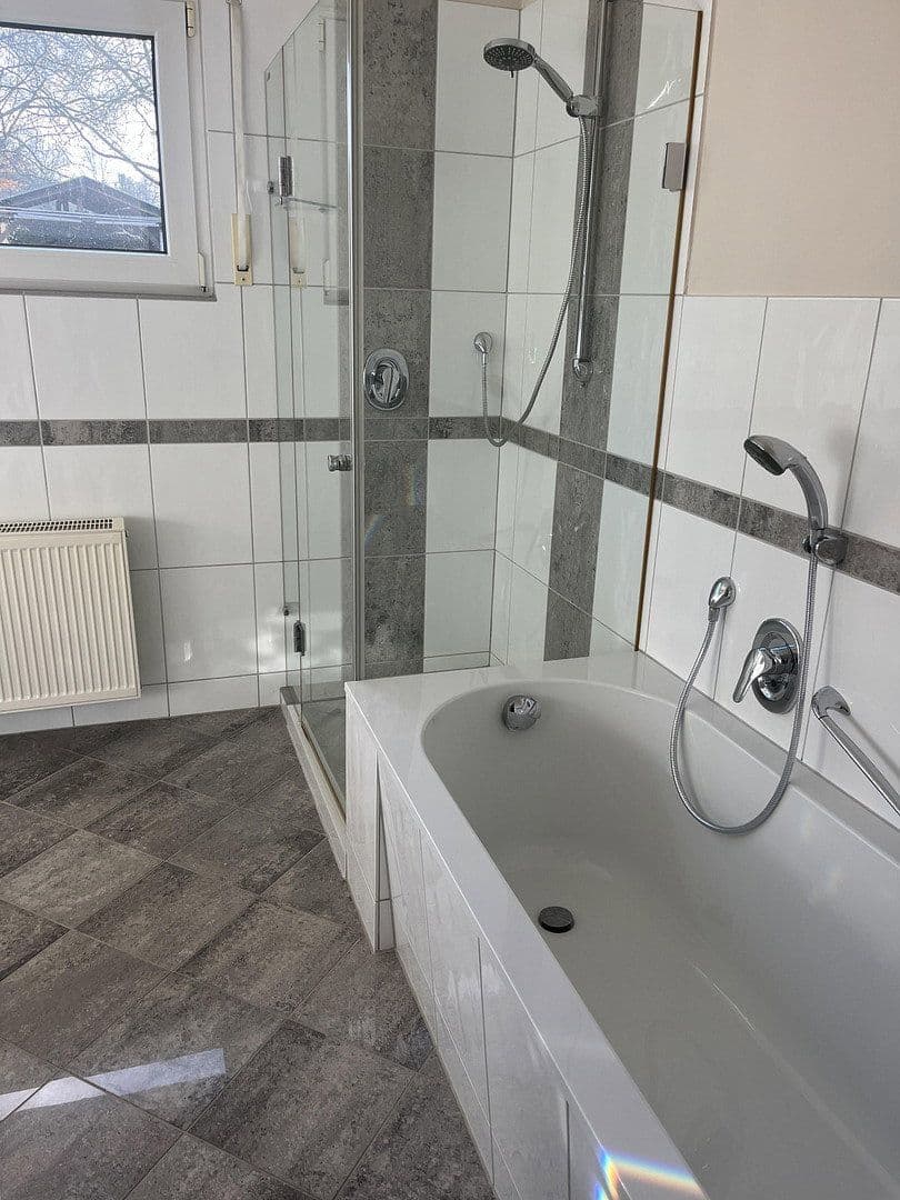 Pronájem bytu 3+1 130 m², Kelkheim (Taunus), Hessen Pronájem bytu 3+1 130 m², Kelkheim (Taunus), Hessen