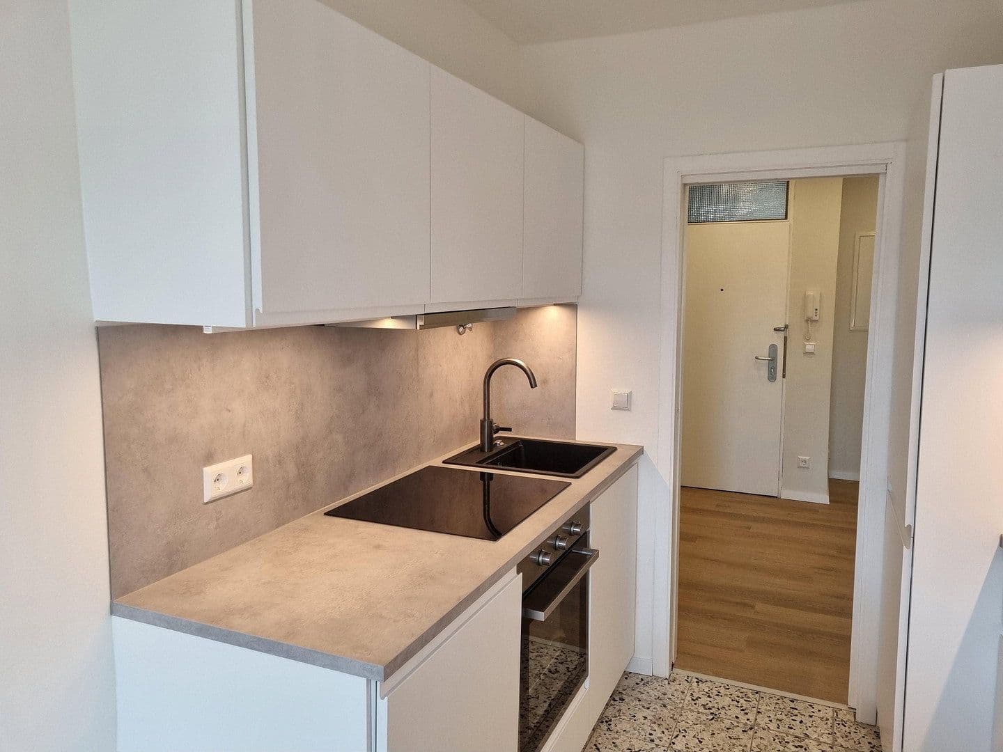 Pronájem bytu 15 m², Karlsruhe, Bádensko-Württembersko Pronájem bytu 15 m², Karlsruhe, Bádensko-Württembersko