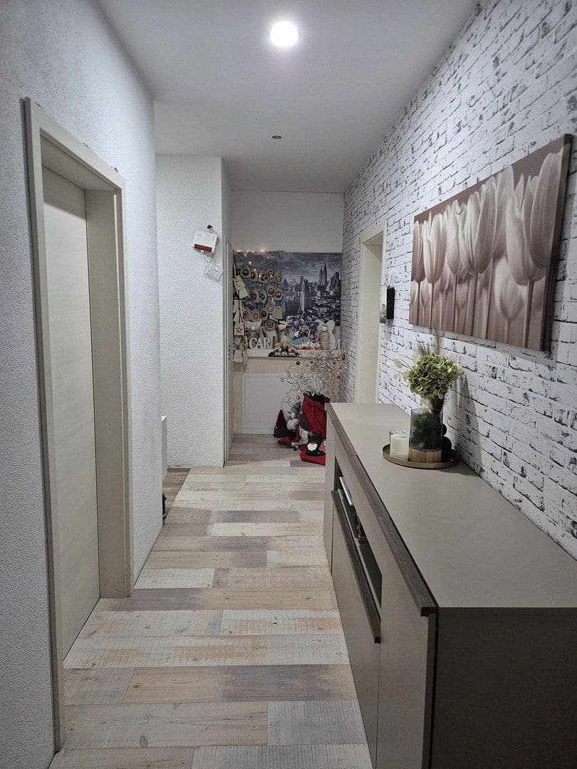 Prodej domu 140 m², pozemek 530 m², Winterbach, Bádensko-Württembersko Prodej domu 140 m², pozemek 530 m², Winterbach, Bádensko-Württembersko