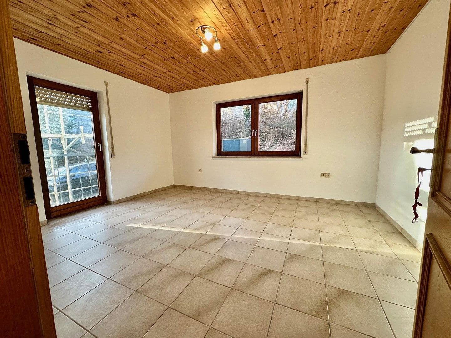 Pronájem bytu 3+kk 150 m², Aichtal, Bádensko-Württembersko Pronájem bytu 3+kk 150 m², Aichtal, Bádensko-Württembersko