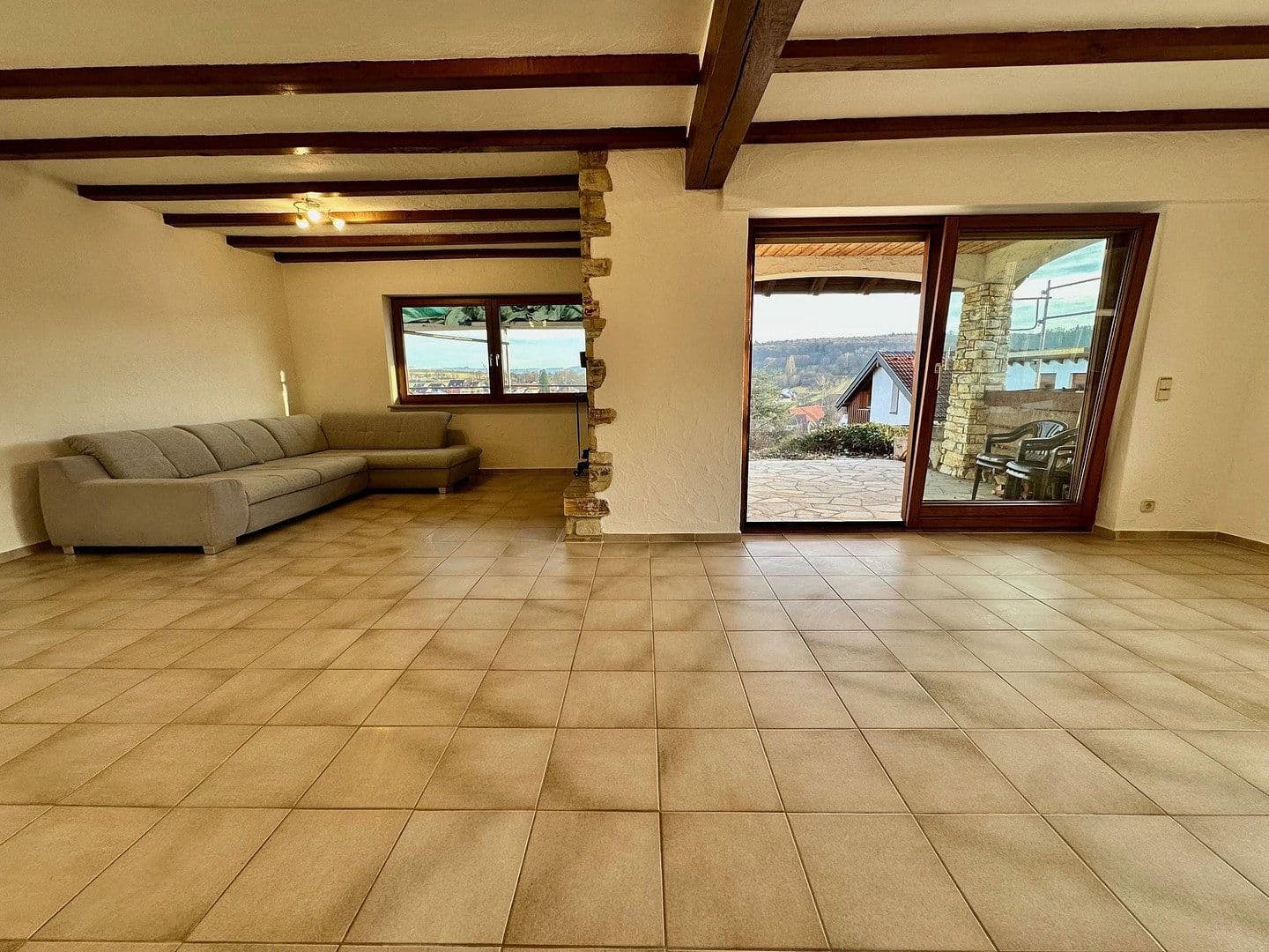 Pronájem bytu 3+kk 150 m², Aichtal, Bádensko-Württembersko Pronájem bytu 3+kk 150 m², Aichtal, Bádensko-Württembersko