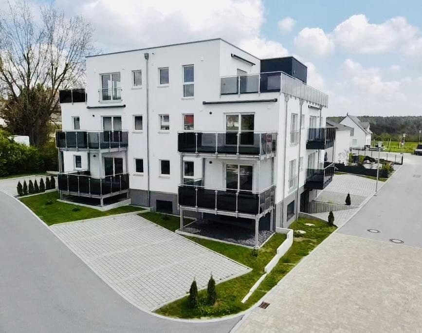 Prodej bytu 3+1 111 m², Meisenweg 8, Röttenbach, Bavorsko Prodej bytu 3+1 111 m², Meisenweg 8, Röttenbach, Bavorsko