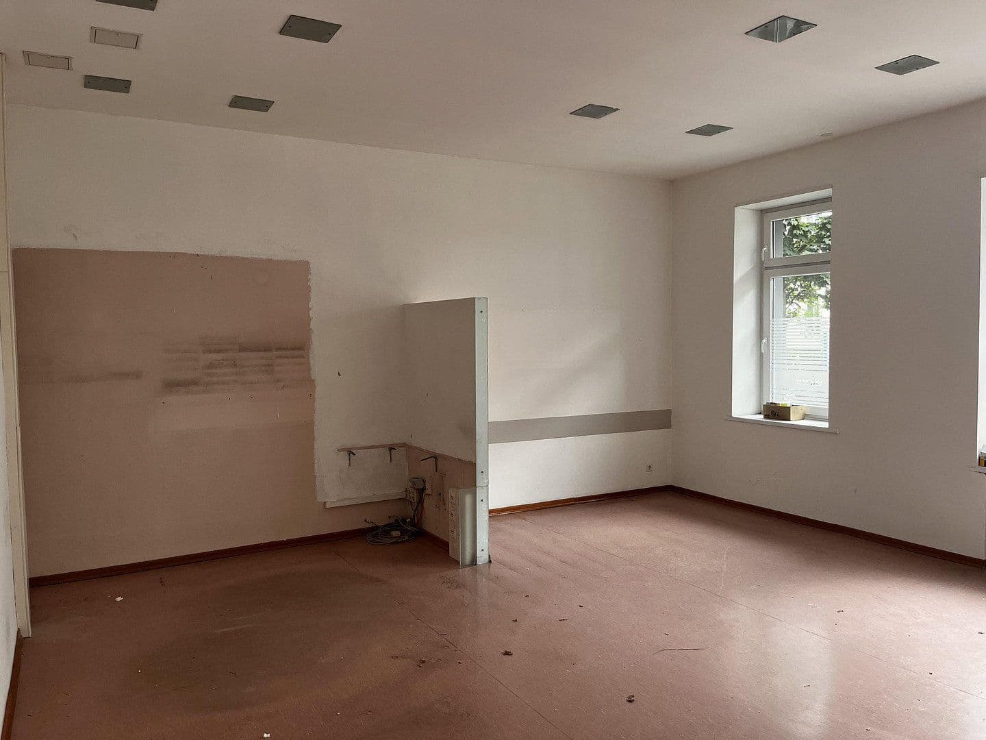 Pronájem kanceláře 116 m², Dietzgenstr. 93, Berlin, Berlín Pronájem kanceláře 116 m², Dietzgenstr. 93, Berlin, Berlín