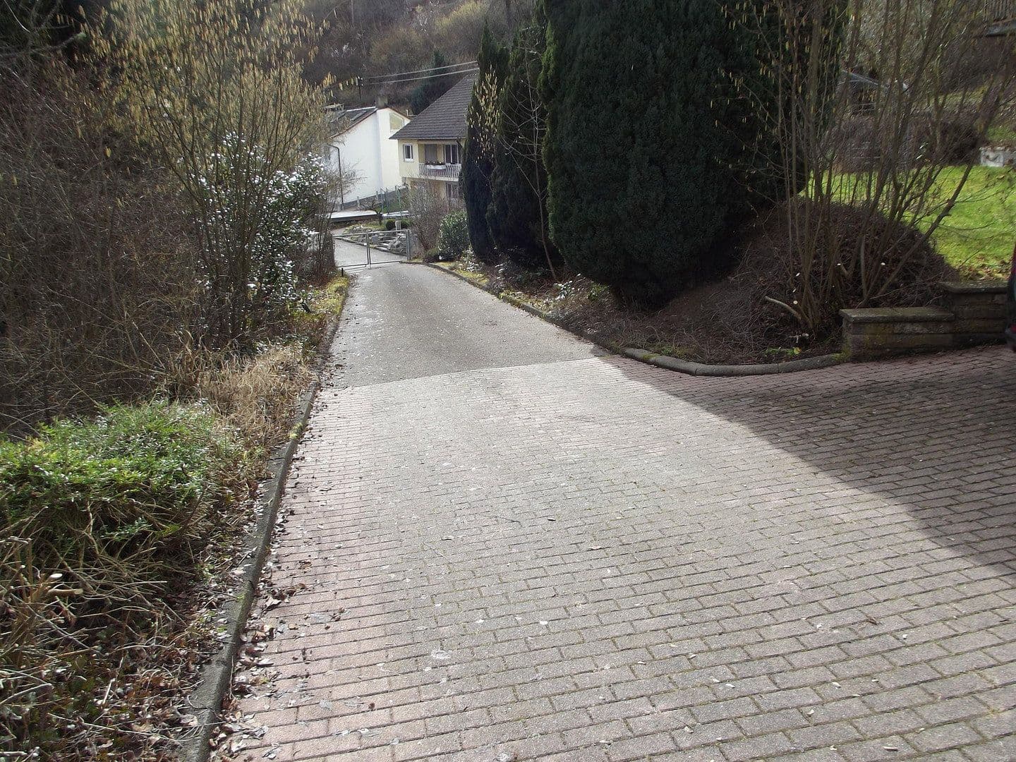 Prodej domu 330 m², pozemek 1.746 m², Haldenäckerstr. 15/2, Oberndorf am Neckar, Bádensko-Württembersko Prodej domu 330 m², pozemek 1.746 m², Haldenäckerstr. 15/2, Oberndorf am Neckar, Bádensko-Württembersko