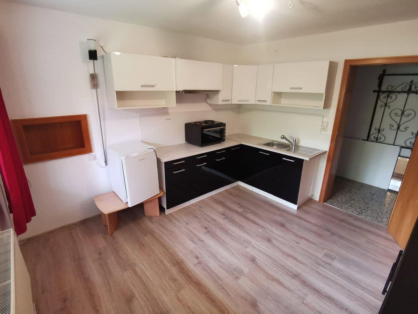 Prodej domu 330 m², pozemek 1.746 m², Haldenäckerstr. 15/2, Oberndorf am Neckar, Bádensko-Württembersko Prodej domu 330 m², pozemek 1.746 m², Haldenäckerstr. 15/2, Oberndorf am Neckar, Bádensko-Württembersko