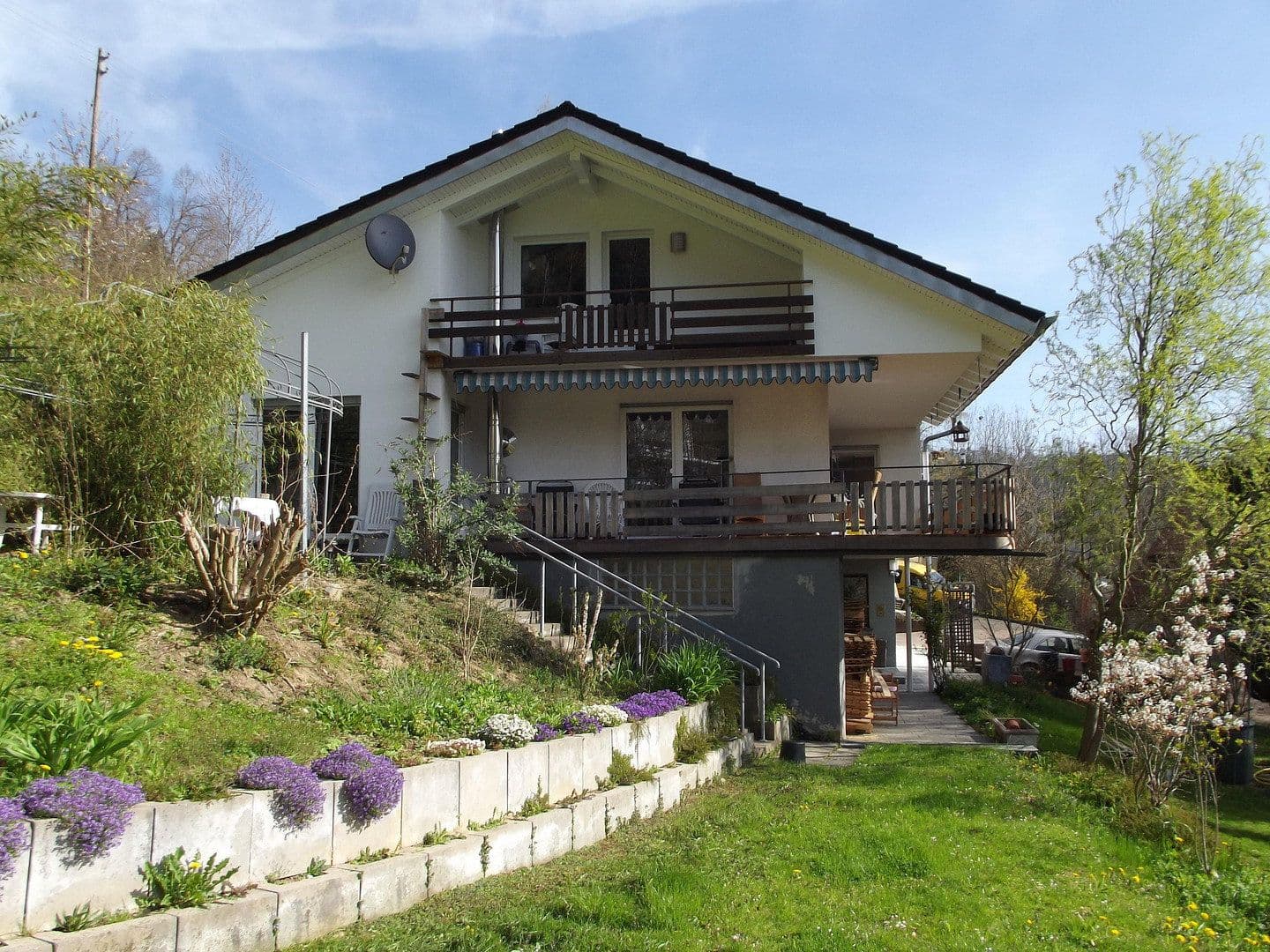 Prodej domu 330 m², pozemek 1.746 m², Haldenäckerstr. 15/2, Oberndorf am Neckar, Bádensko-Württembersko Prodej domu 330 m², pozemek 1.746 m², Haldenäckerstr. 15/2, Oberndorf am Neckar, Bádensko-Württembersko