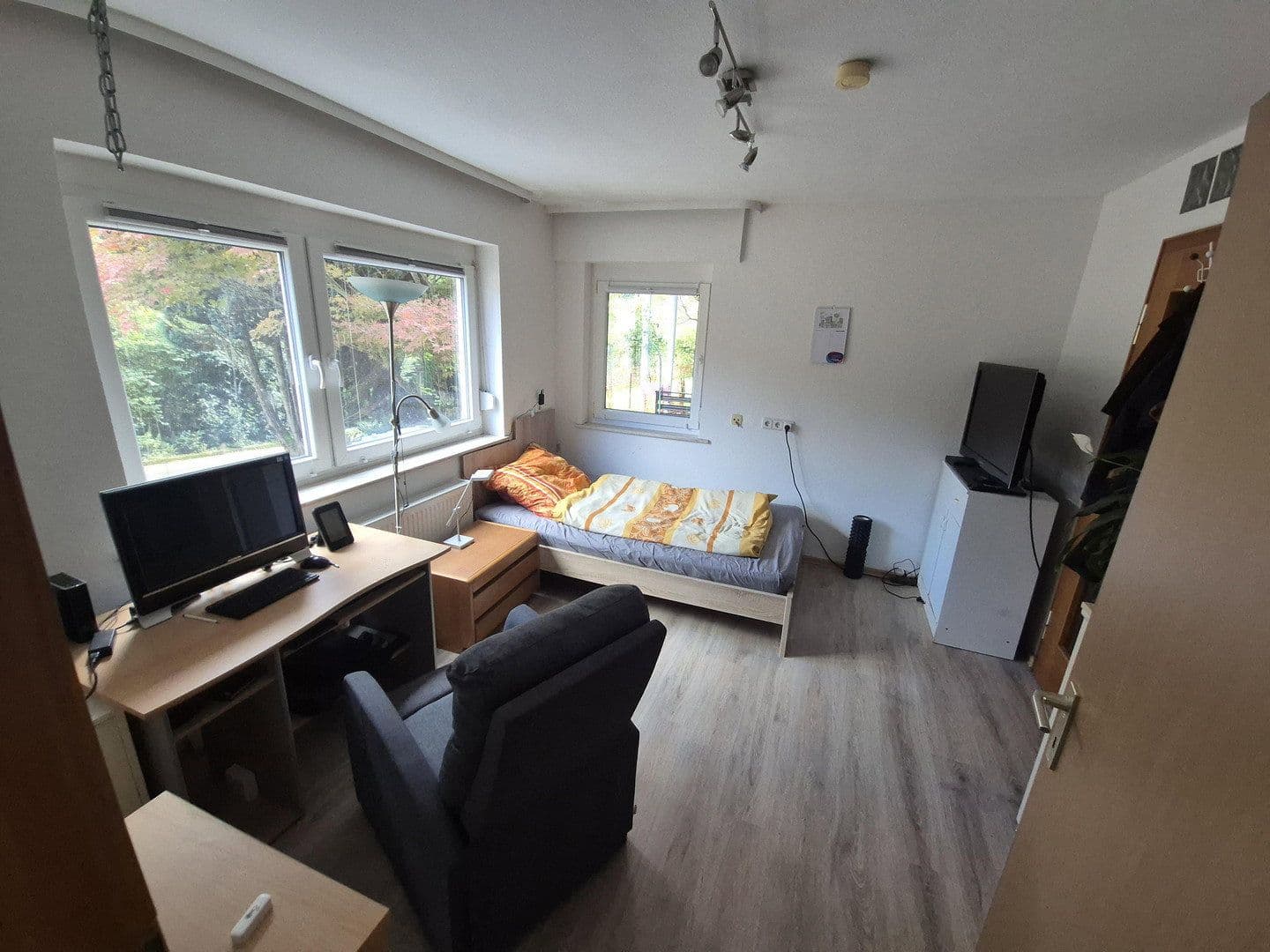 Prodej domu 330 m², pozemek 1.746 m², Haldenäckerstr. 15/2, Oberndorf am Neckar, Bádensko-Württembersko Prodej domu 330 m², pozemek 1.746 m², Haldenäckerstr. 15/2, Oberndorf am Neckar, Bádensko-Württembersko