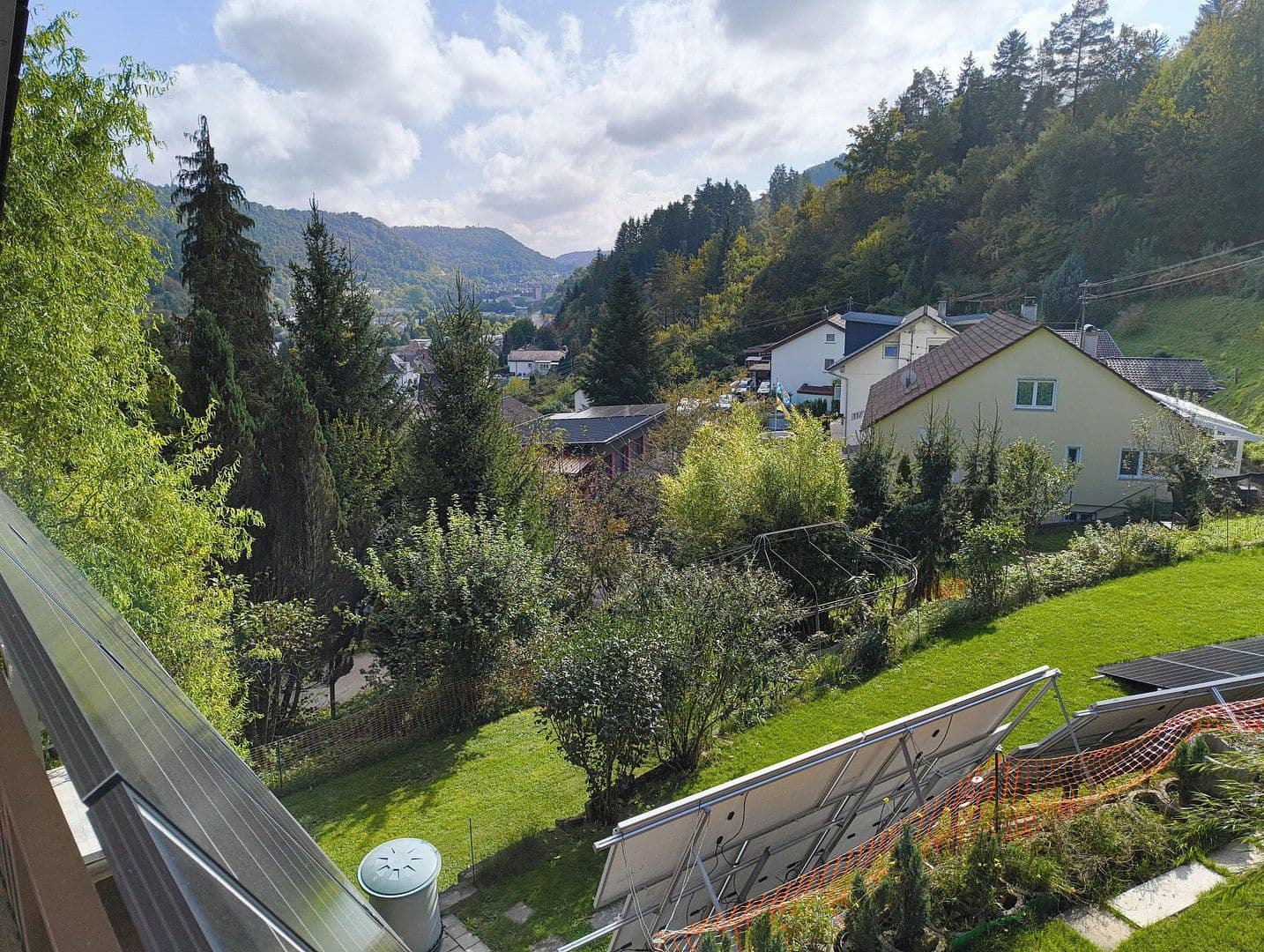 Prodej domu 330 m², pozemek 1.746 m², Haldenäckerstr. 15/2, Oberndorf am Neckar, Bádensko-Württembersko Prodej domu 330 m², pozemek 1.746 m², Haldenäckerstr. 15/2, Oberndorf am Neckar, Bádensko-Württembersko