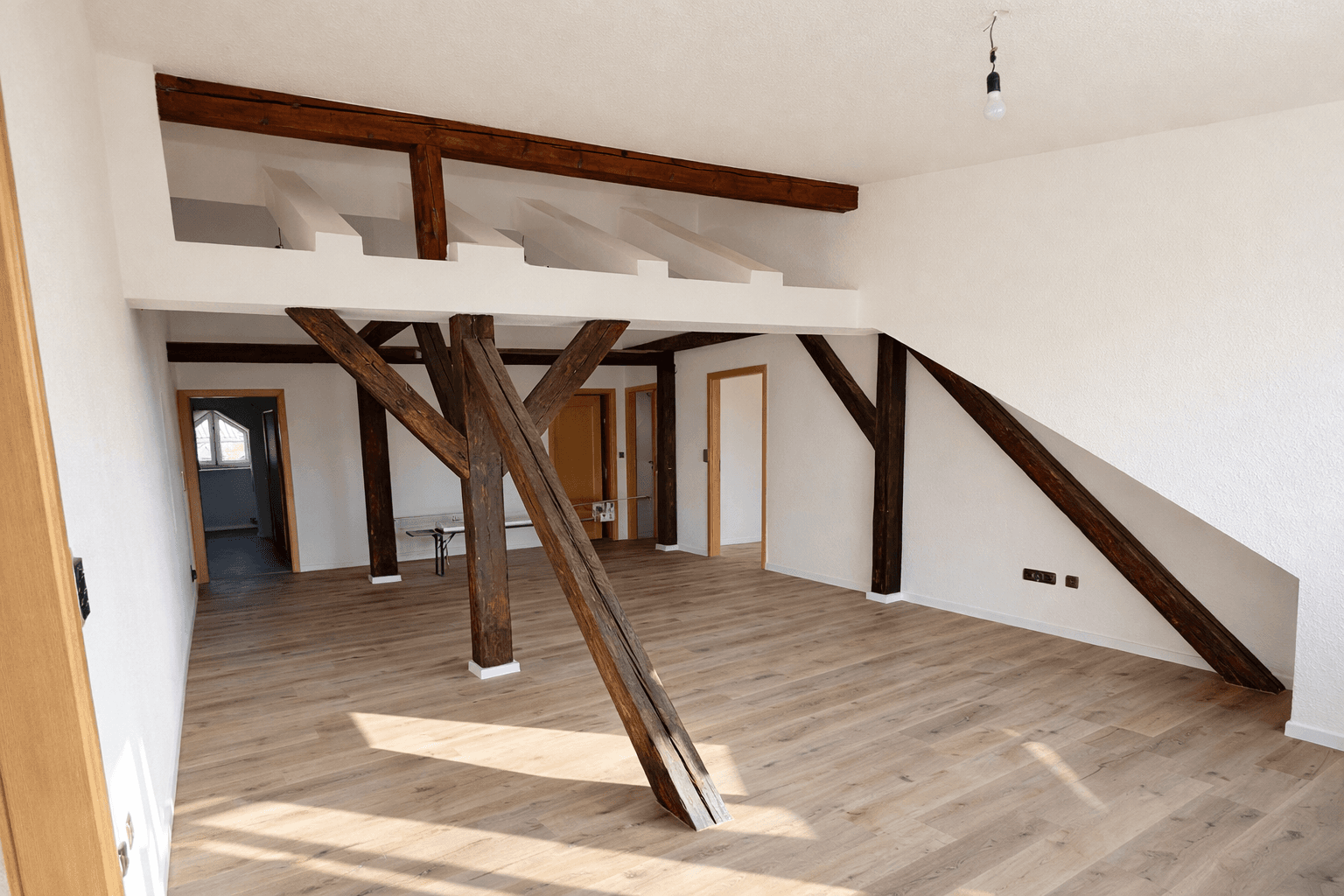 Pronájem bytu 4+1 151 m², Westliche Stadtmauerstraße 64, Erlangen, Bavorsko Pronájem bytu 4+1 151 m², Westliche Stadtmauerstraße 64, Erlangen, Bavorsko