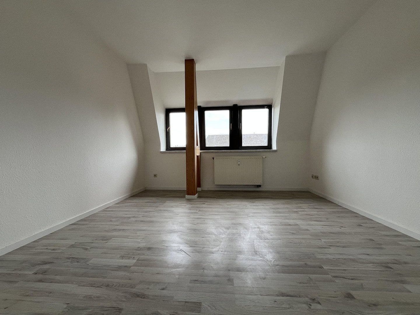 Pronájem bytu 3+1 79 m², Thomas-Mann-Straße 13, Cvikov, Sasko Pronájem bytu 3+1 79 m², Thomas-Mann-Straße 13, Cvikov, Sasko