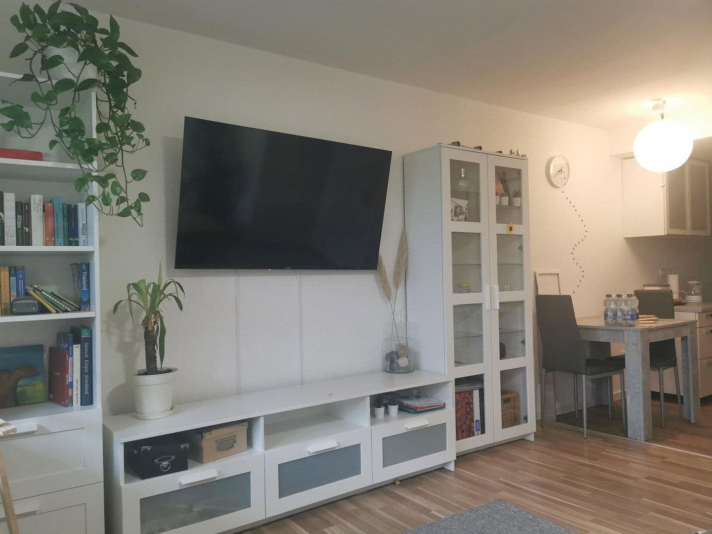 Pronájem bytu 2+1 45 m², Stuttgart, Bádensko-Württembersko Pronájem bytu 2+1 45 m², Stuttgart, Bádensko-Württembersko